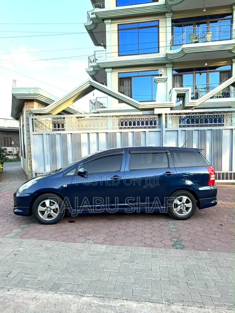 Toyota Wish 2005 Blue