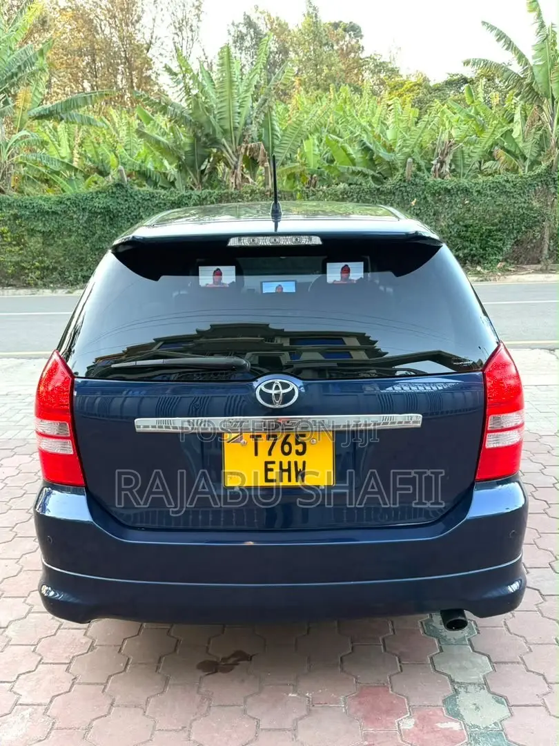 Toyota Wish 2005 Blue