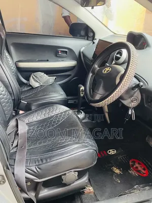 Toyota IST 2005 Silver