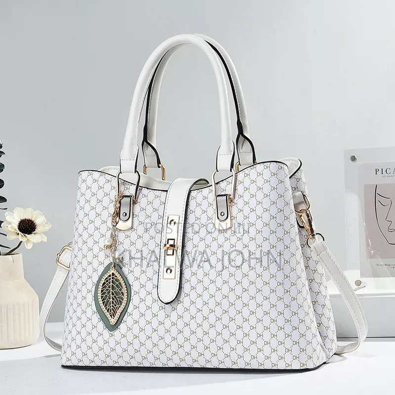 Handbag Kwa Bei Rahisi Tunatuma Kote Tanzania Karibuni Sana Wateja Wet