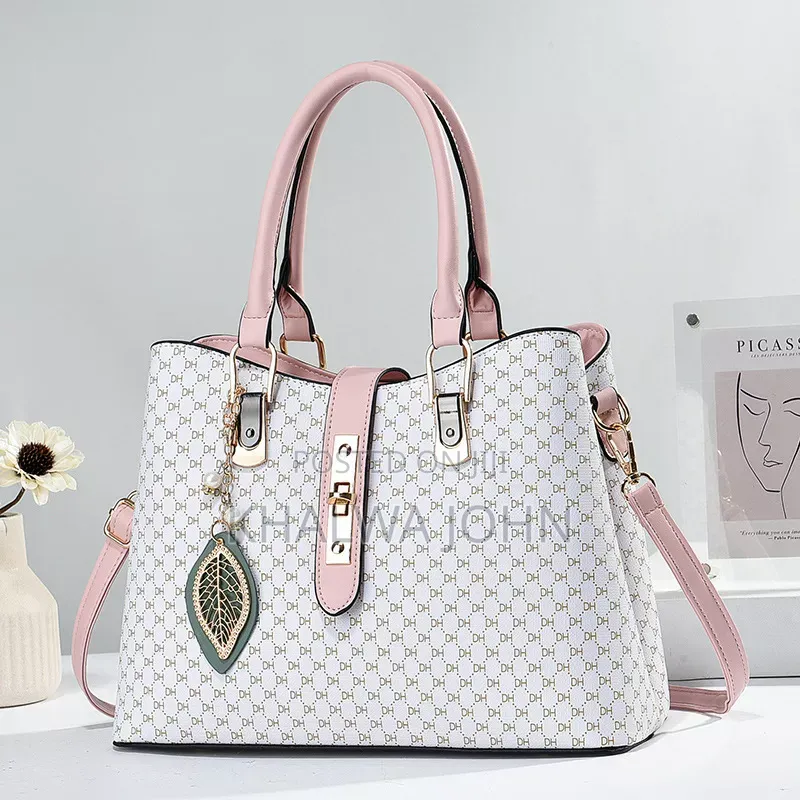 Handbag Kwa Bei Rahisi Tunatuma Kote Tanzania Karibuni Sana Wateja Wet