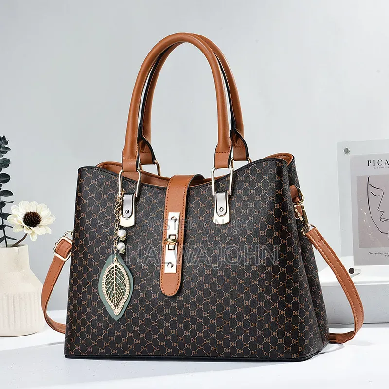 Handbag Kwa Bei Rahisi Tunatuma Kote Tanzania Karibuni Sana Wateja Wet