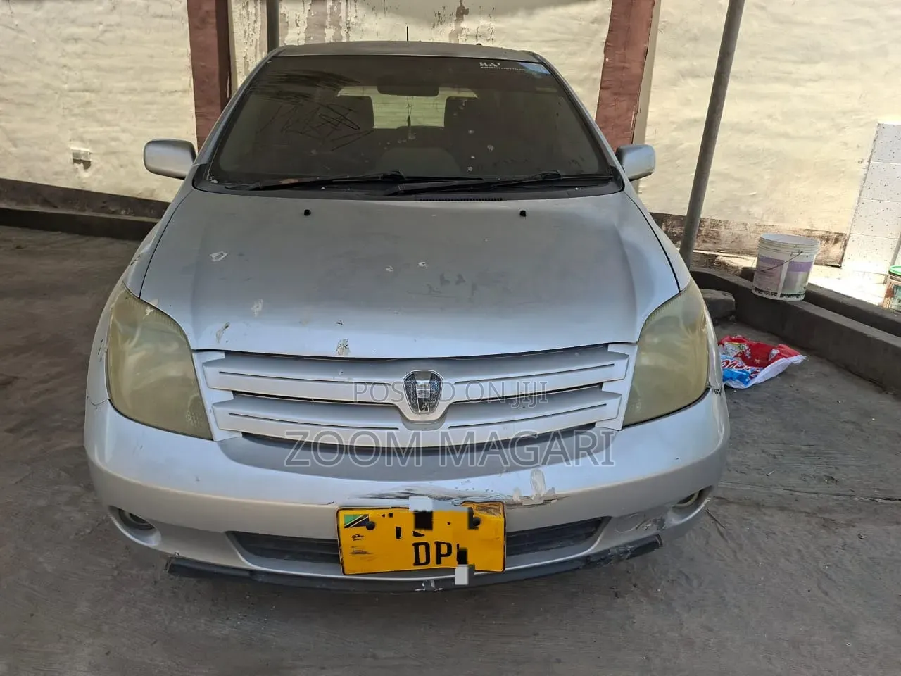 Toyota IST 2001 Silver