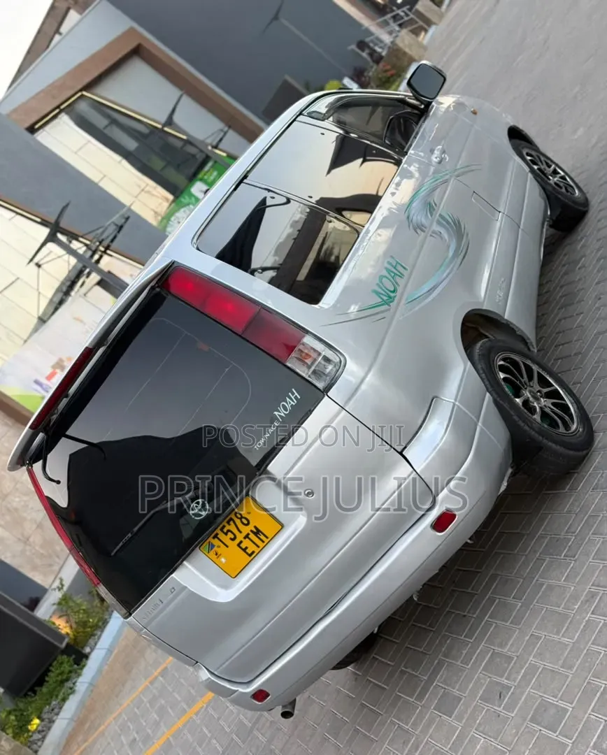 Toyota LiteAce Noah 2001 Silver