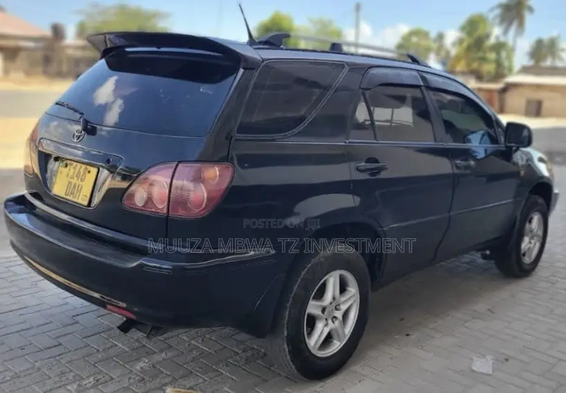 Toyota Harrier 2002 Black