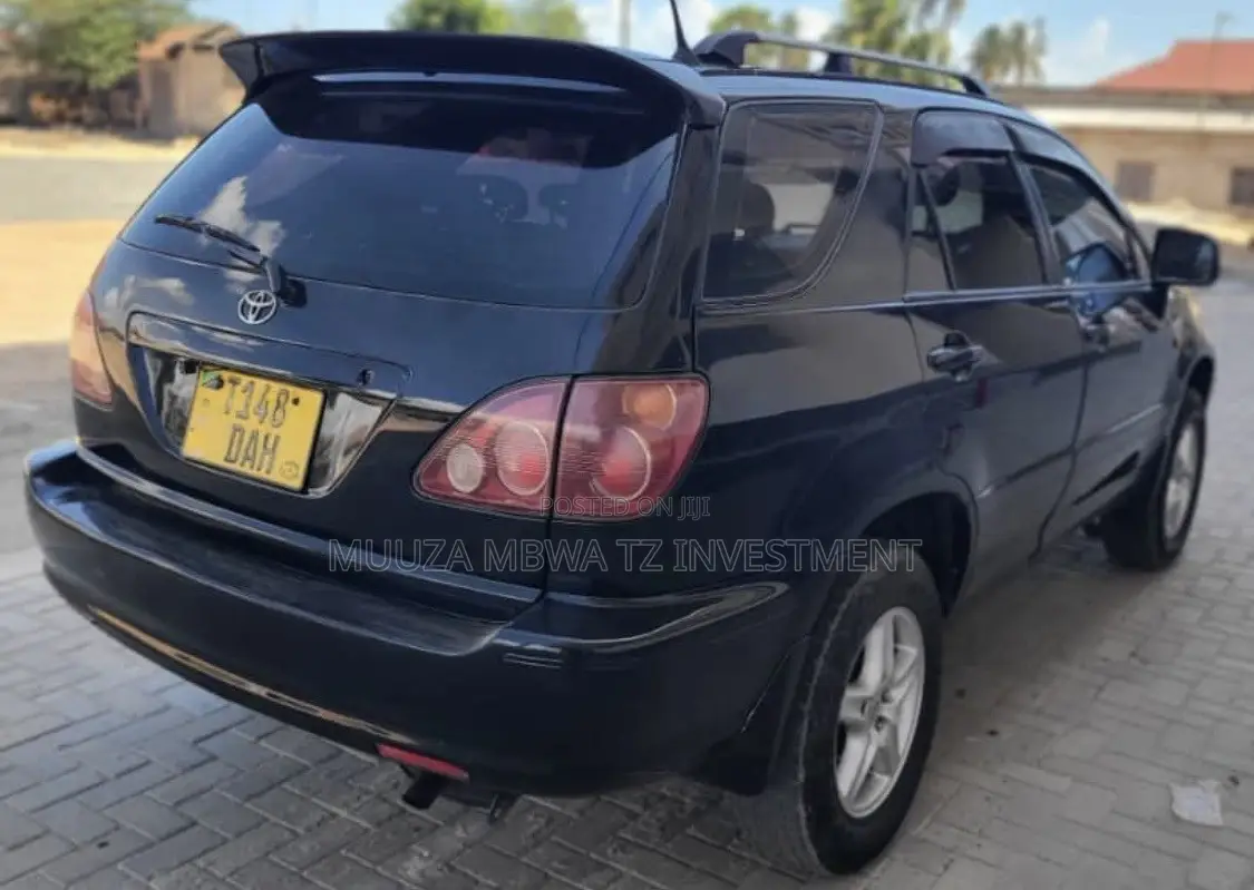 Toyota Harrier 2002 Black