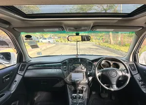 Toyota Kluger 2004 Silver