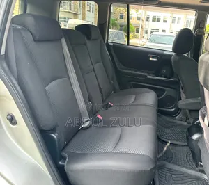 Toyota Kluger 2004 Silver