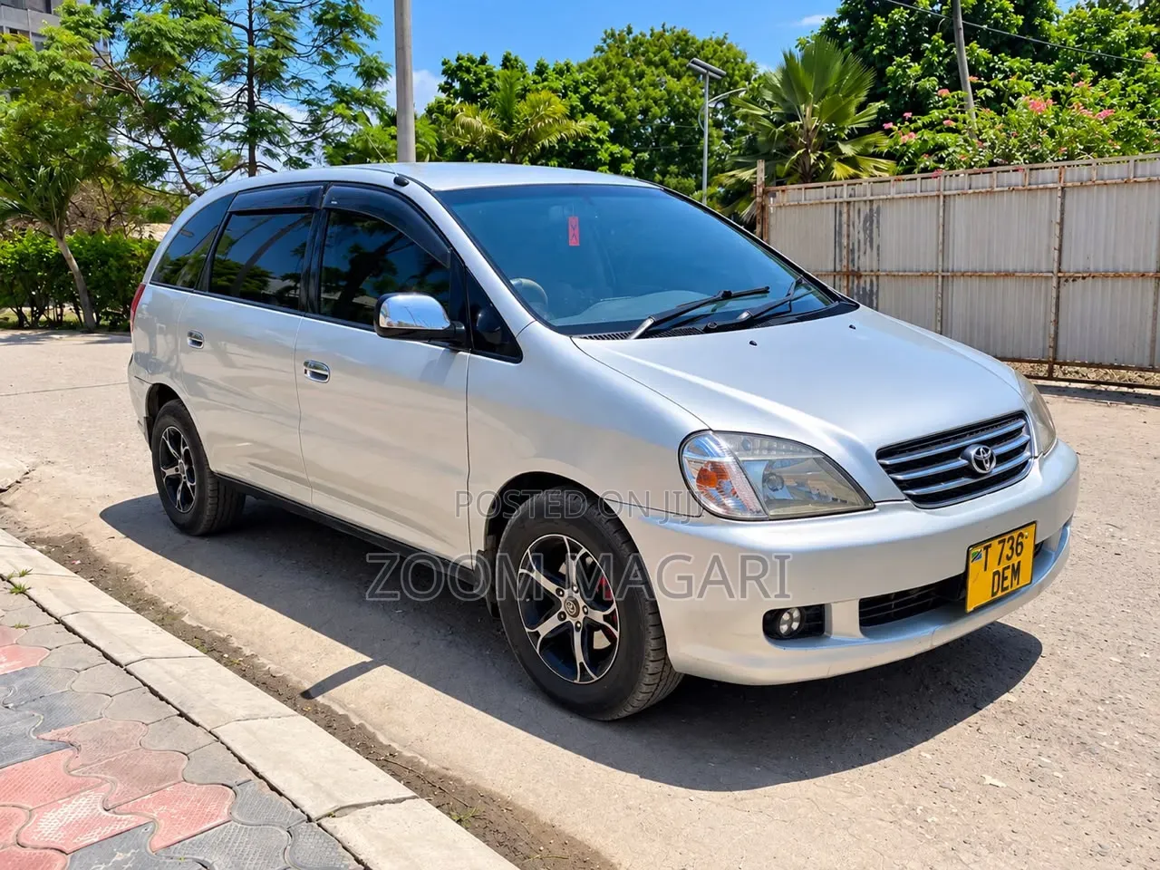 Toyota Nadia 2000 Silver