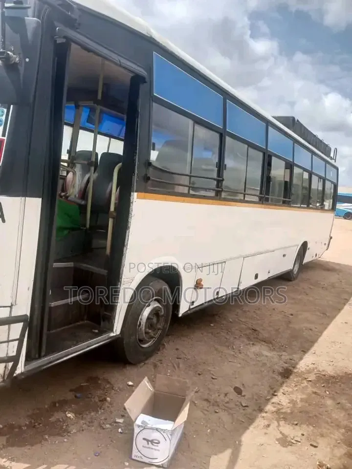 New Tata Starbus Ultra Skool 2010 White