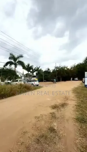 Main Road Plot Inauzwa Mapinga