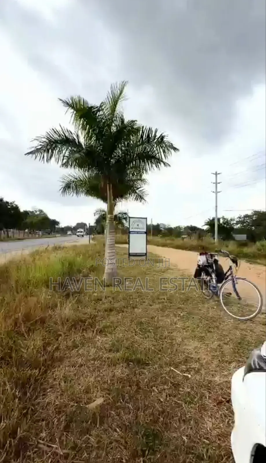 Main Road Plot Inauzwa Mapinga