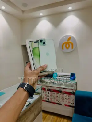 New Apple iPhone 15 Plus 128 GB Green