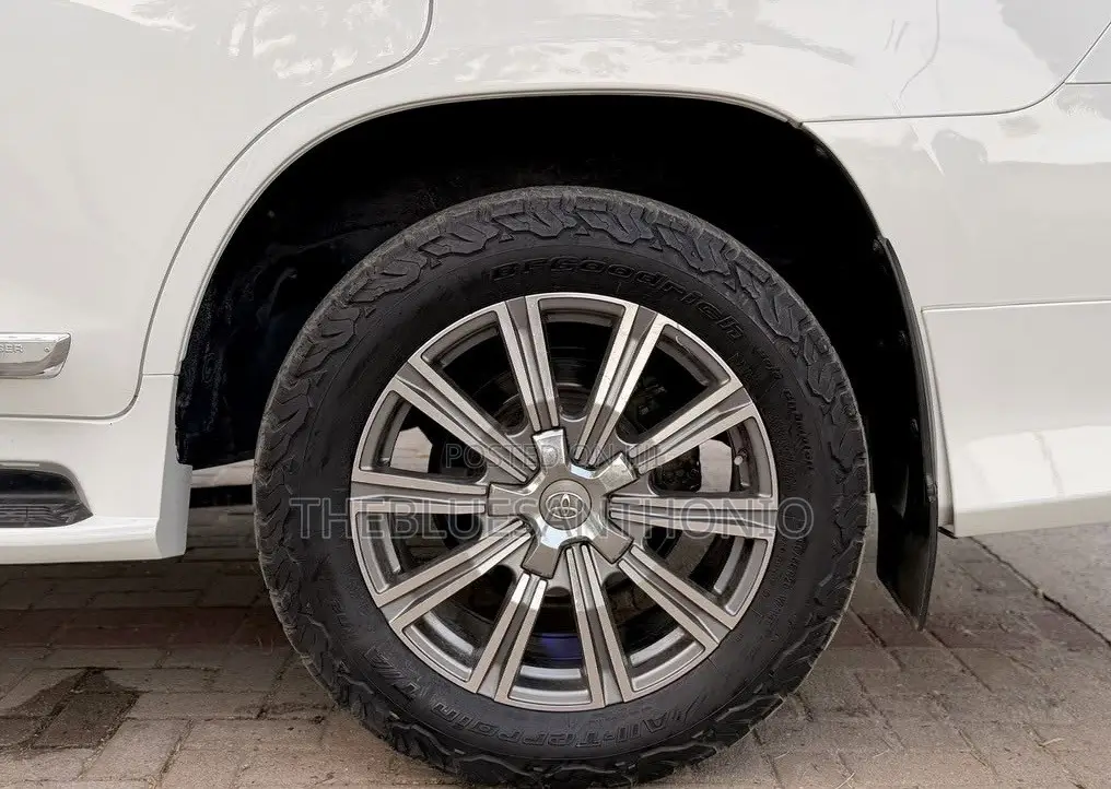 Lexus LX 570 AWD 2016 Pearl