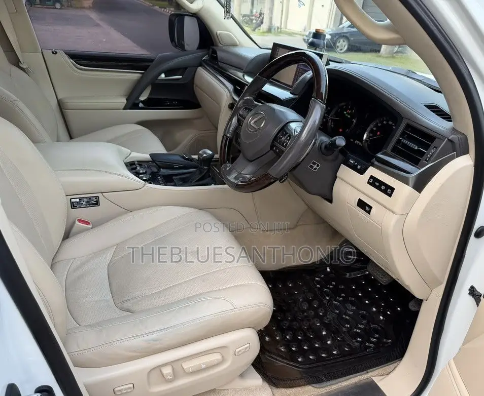 Lexus LX 570 AWD 2016 Pearl
