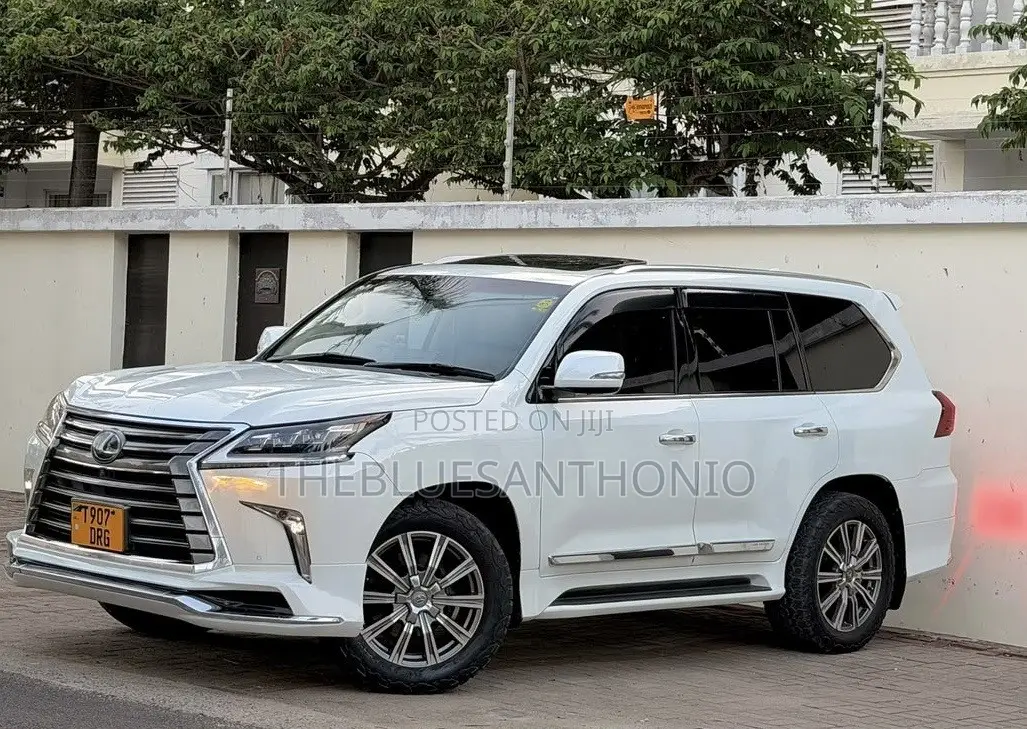 Lexus LX 570 AWD 2016 Pearl