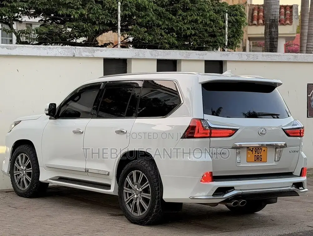 Lexus LX 570 AWD 2016 Pearl