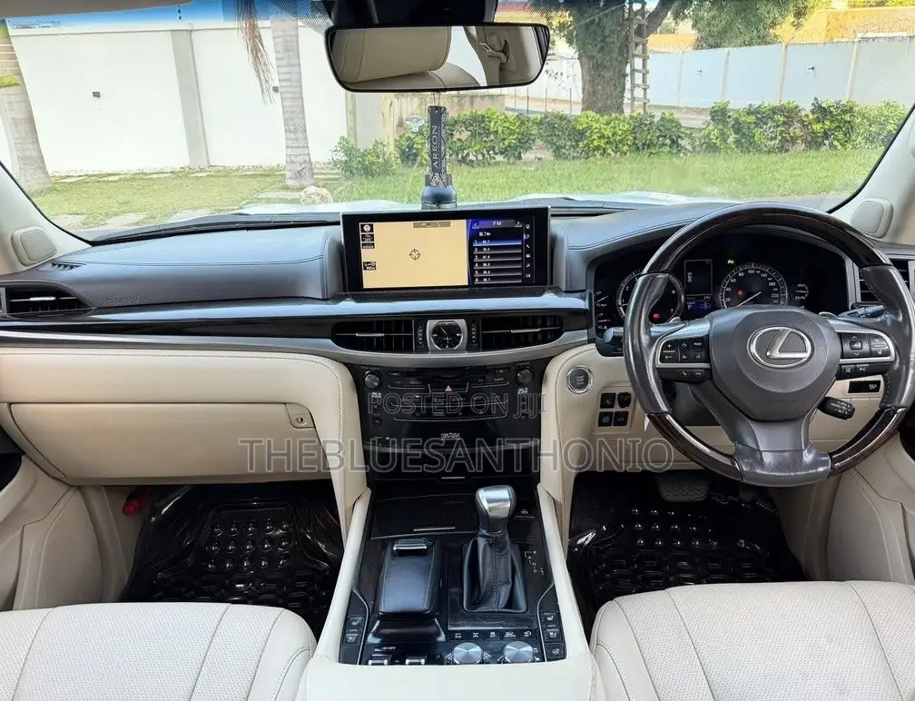 Lexus LX 570 AWD 2016 Pearl