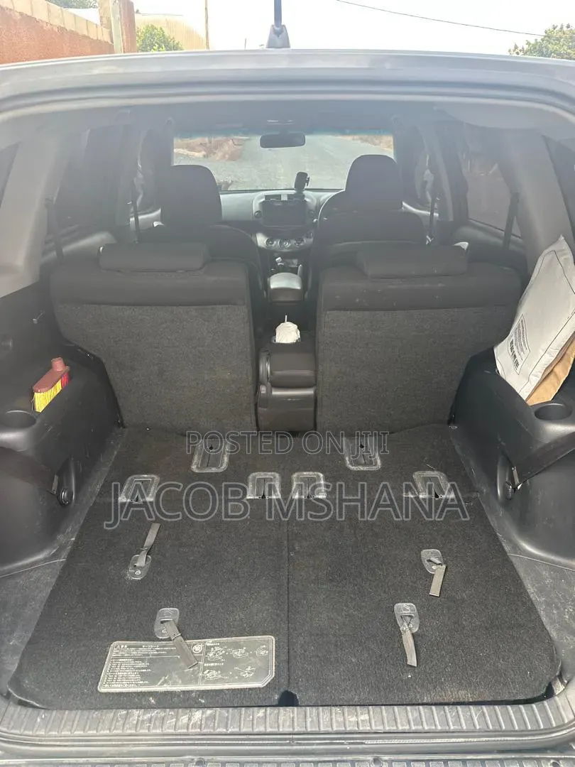 Toyota Vanguard 2010 Gray