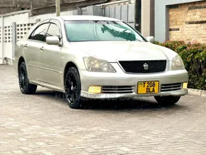Toyota Crown 2004