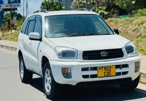 Toyota RAV4 Automatic 2003 White