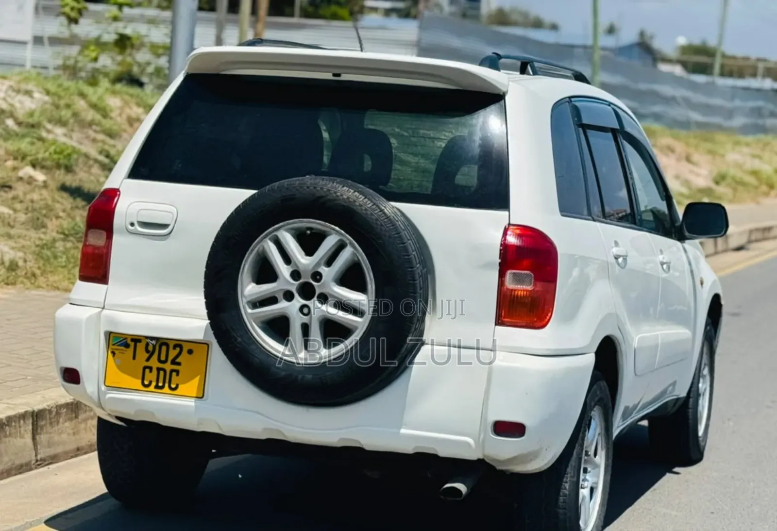 Toyota RAV4 Automatic 2003 White
