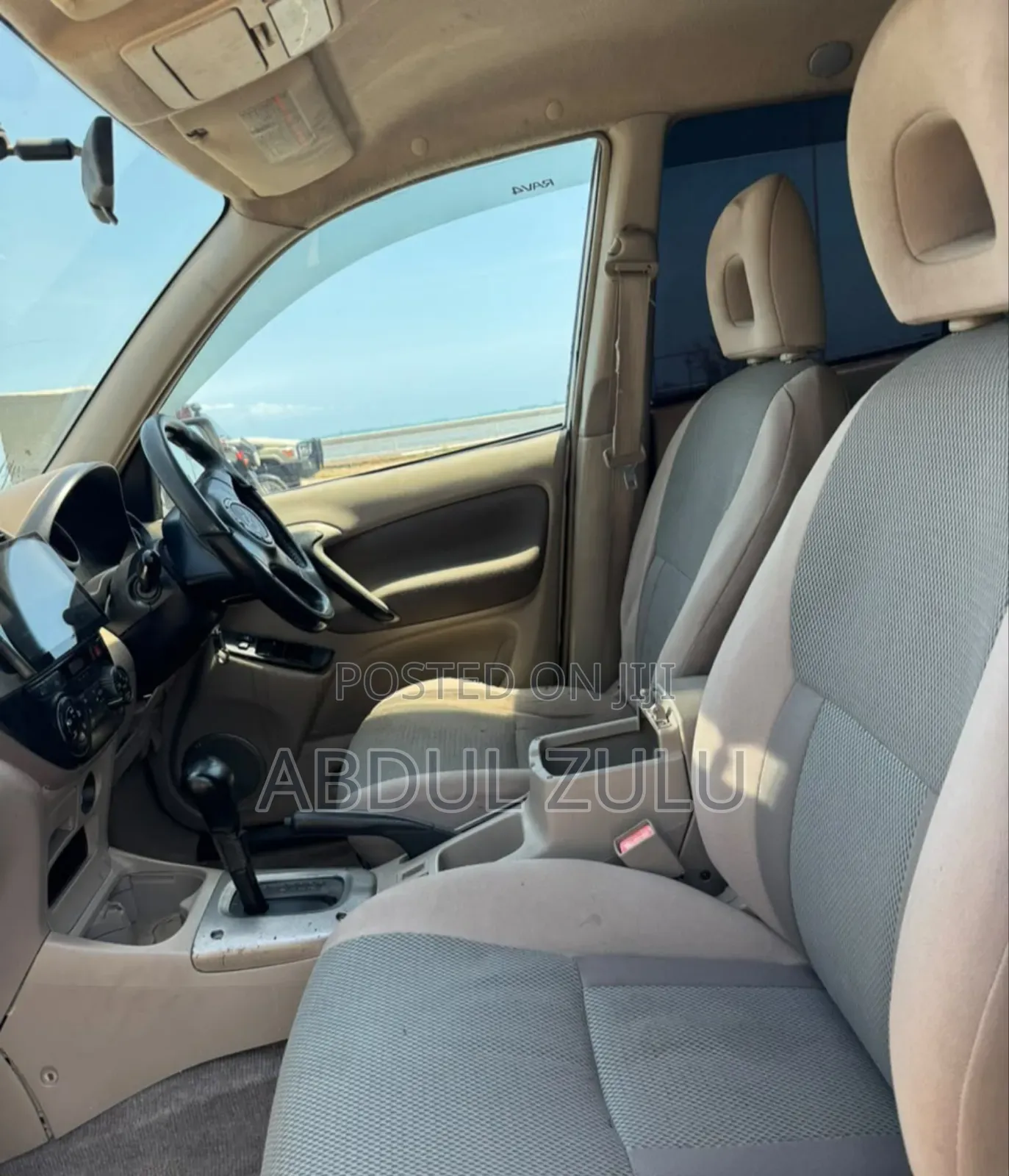 Toyota RAV4 Automatic 2003 White