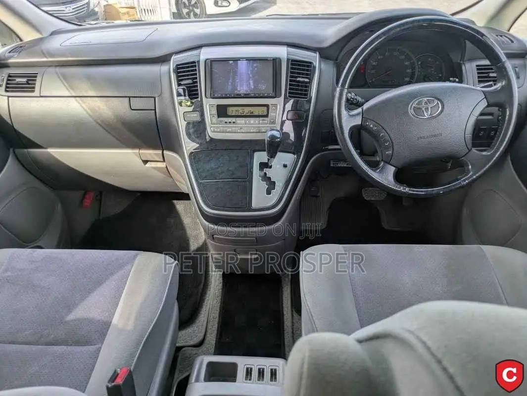 Toyota Alphard 2.4 Petrol AWD 2004 White