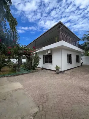 3bdrm House in Masaki, Oyster Bay for rent
