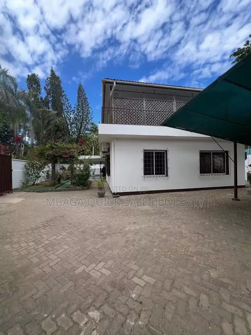 3bdrm House in Masaki, Oyster Bay for rent