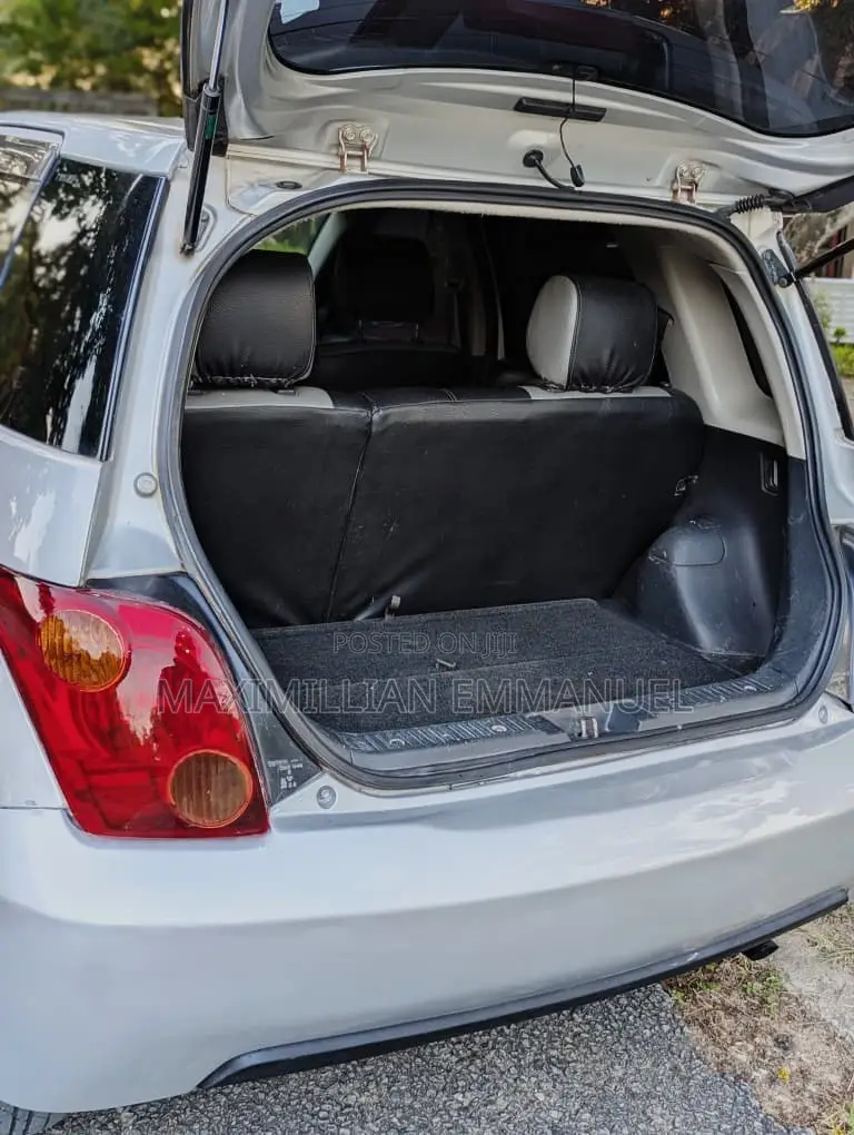 Toyota IST 2005 Silver