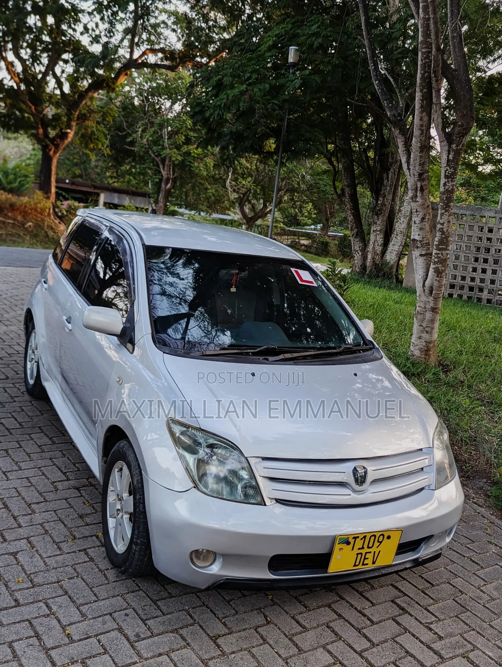 Toyota IST 2005 Silver