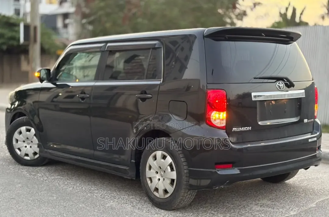 Toyota Corolla Rumion 2009 Black