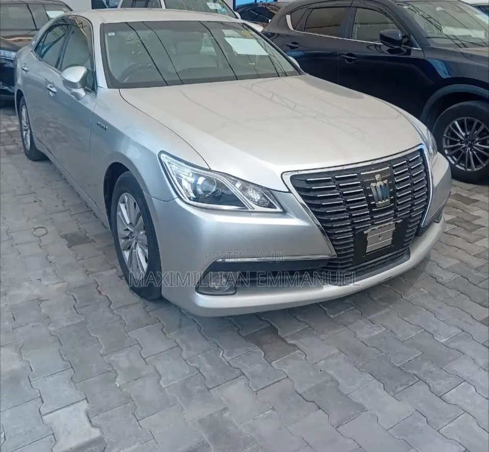 Toyota Crown 2013 Silver