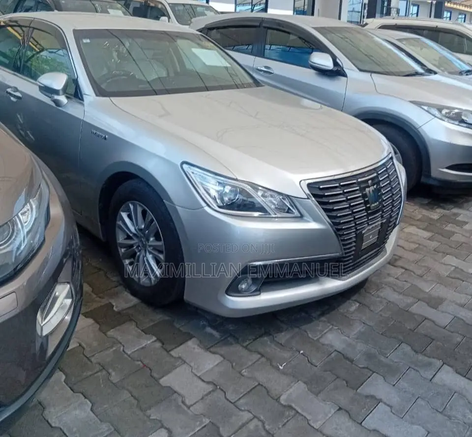 Toyota Crown 2013 Silver