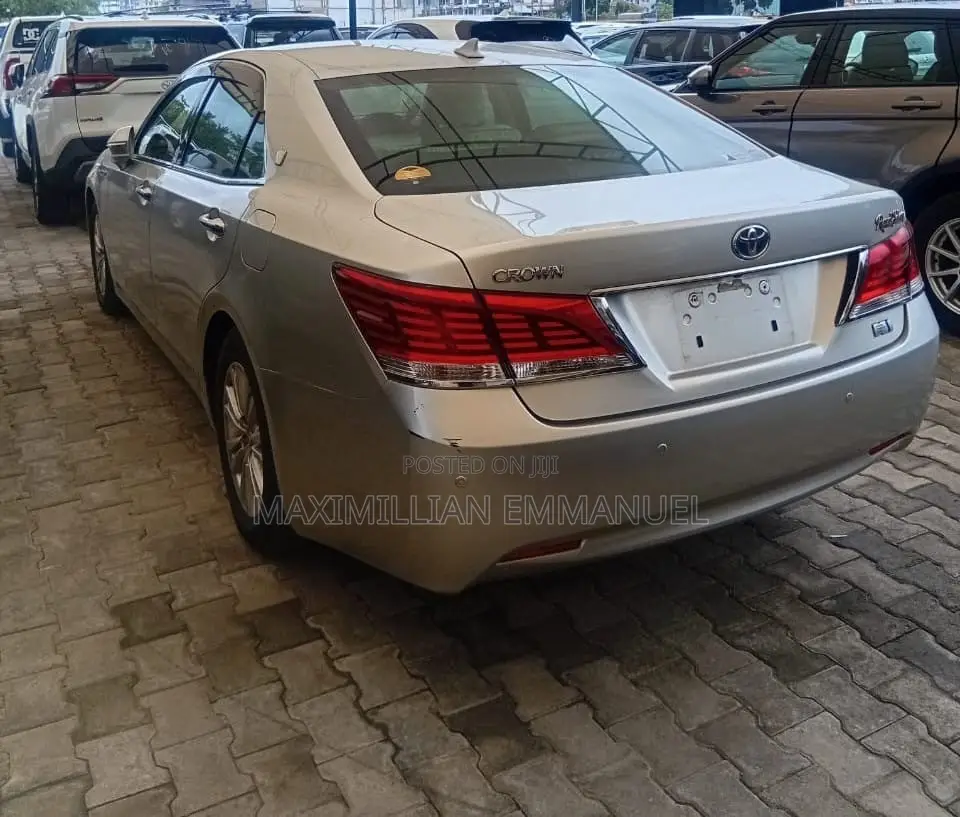 Toyota Crown 2013 Silver