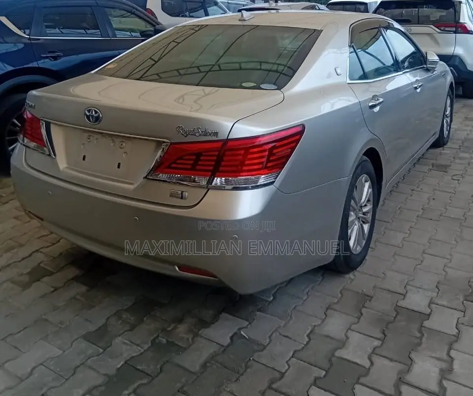 Toyota Crown 2013 Silver