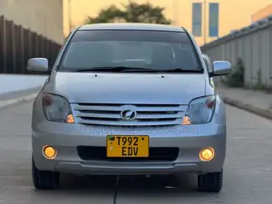 Toyota IST 2006 Silver