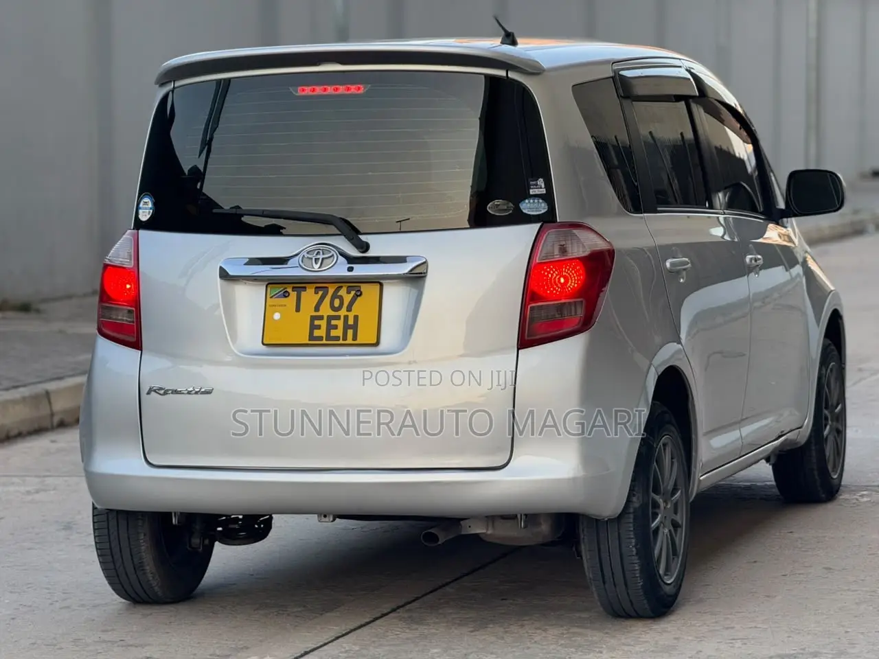 Toyota Ractis 2008 Silver
