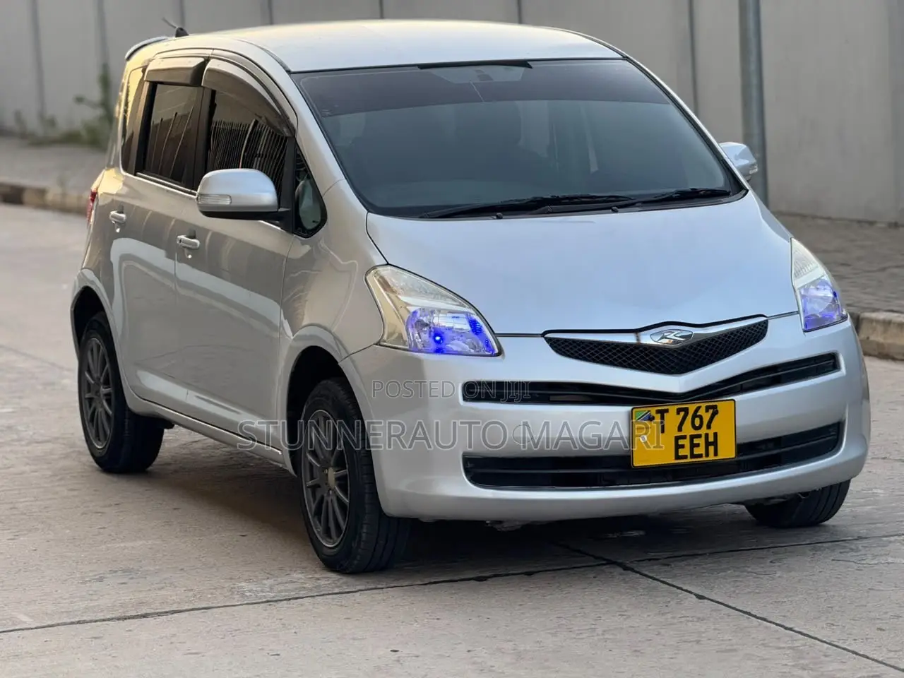 Toyota Ractis 2008 Silver