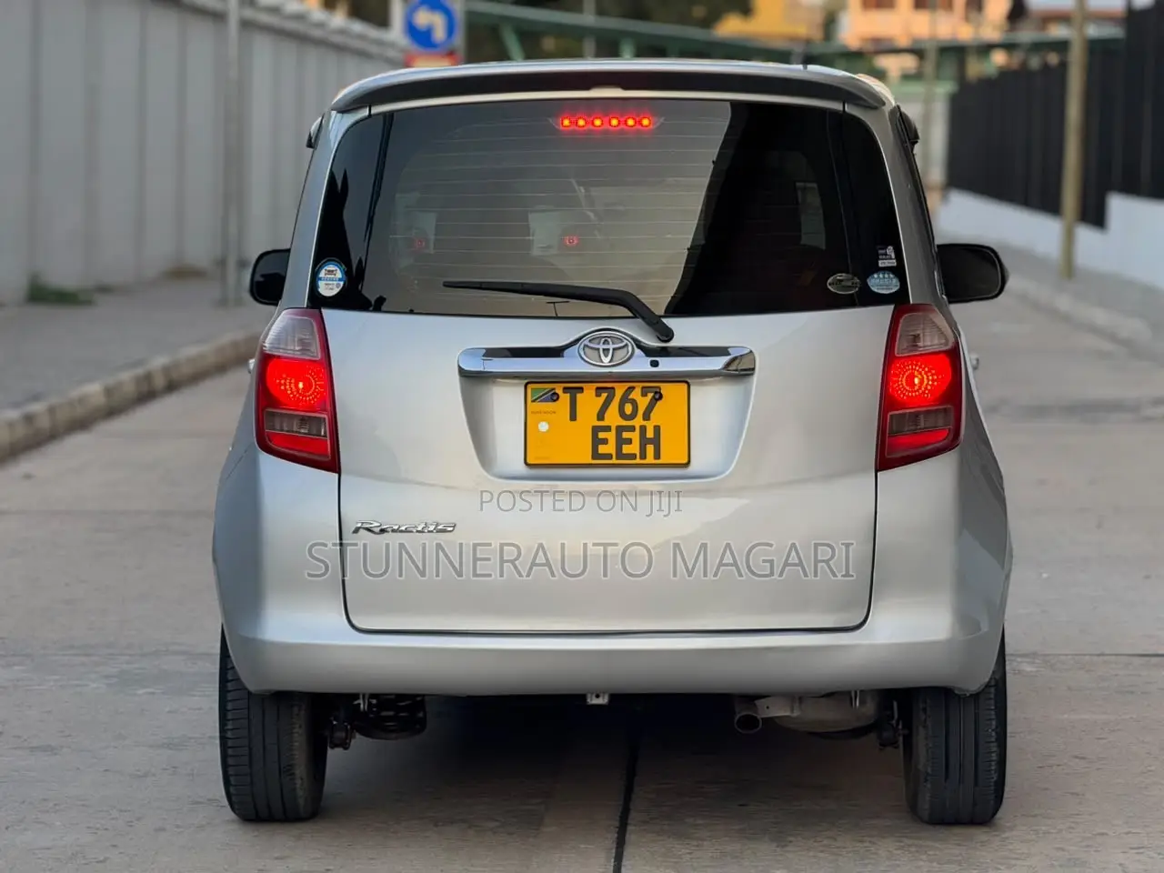 Toyota Ractis 2008 Silver