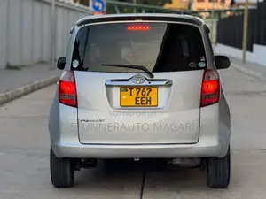 Toyota Ractis 2008 Silver