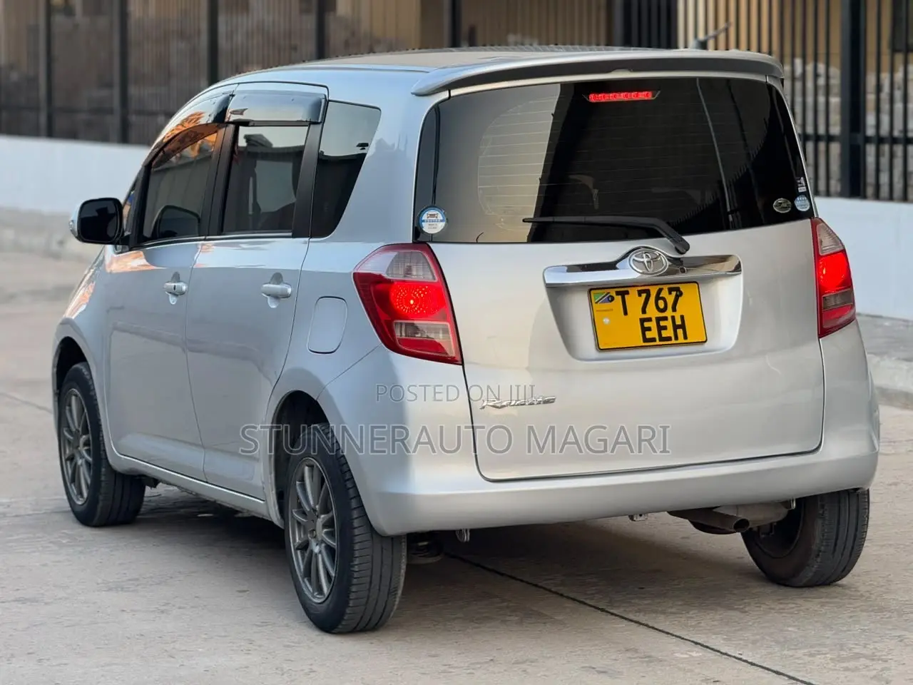 Toyota Ractis 2008 Silver