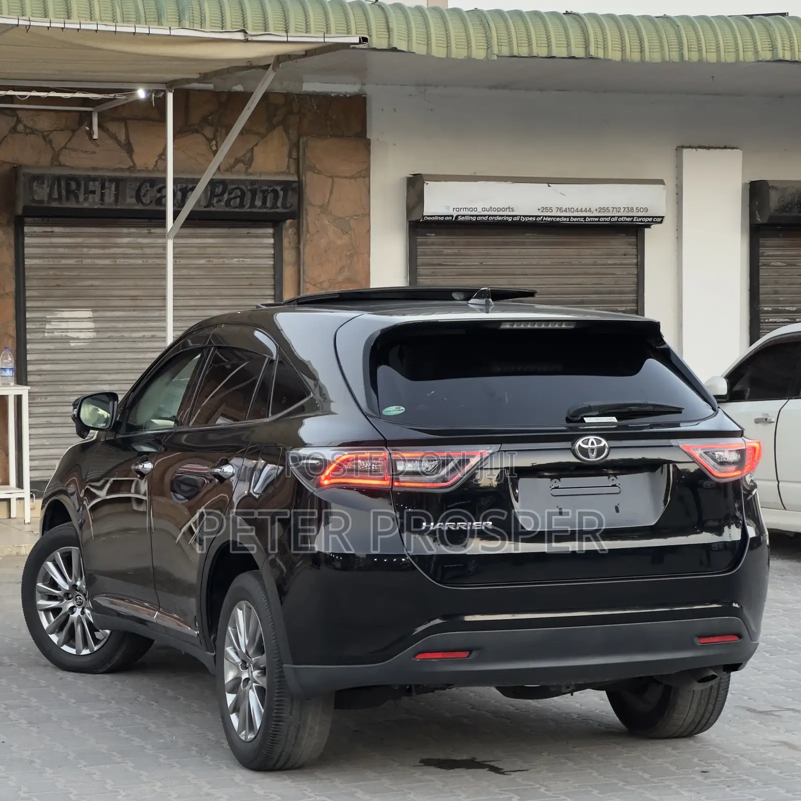 Toyota Harrier 2.0 2016 Black
