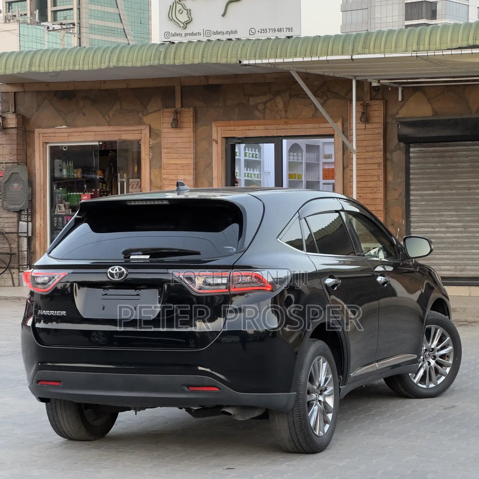 Toyota Harrier 2.0 2016 Black