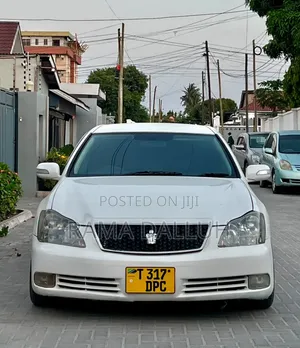 Toyota Crown 2004 Pearl