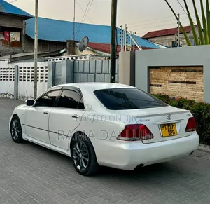Toyota Crown 2004 Pearl