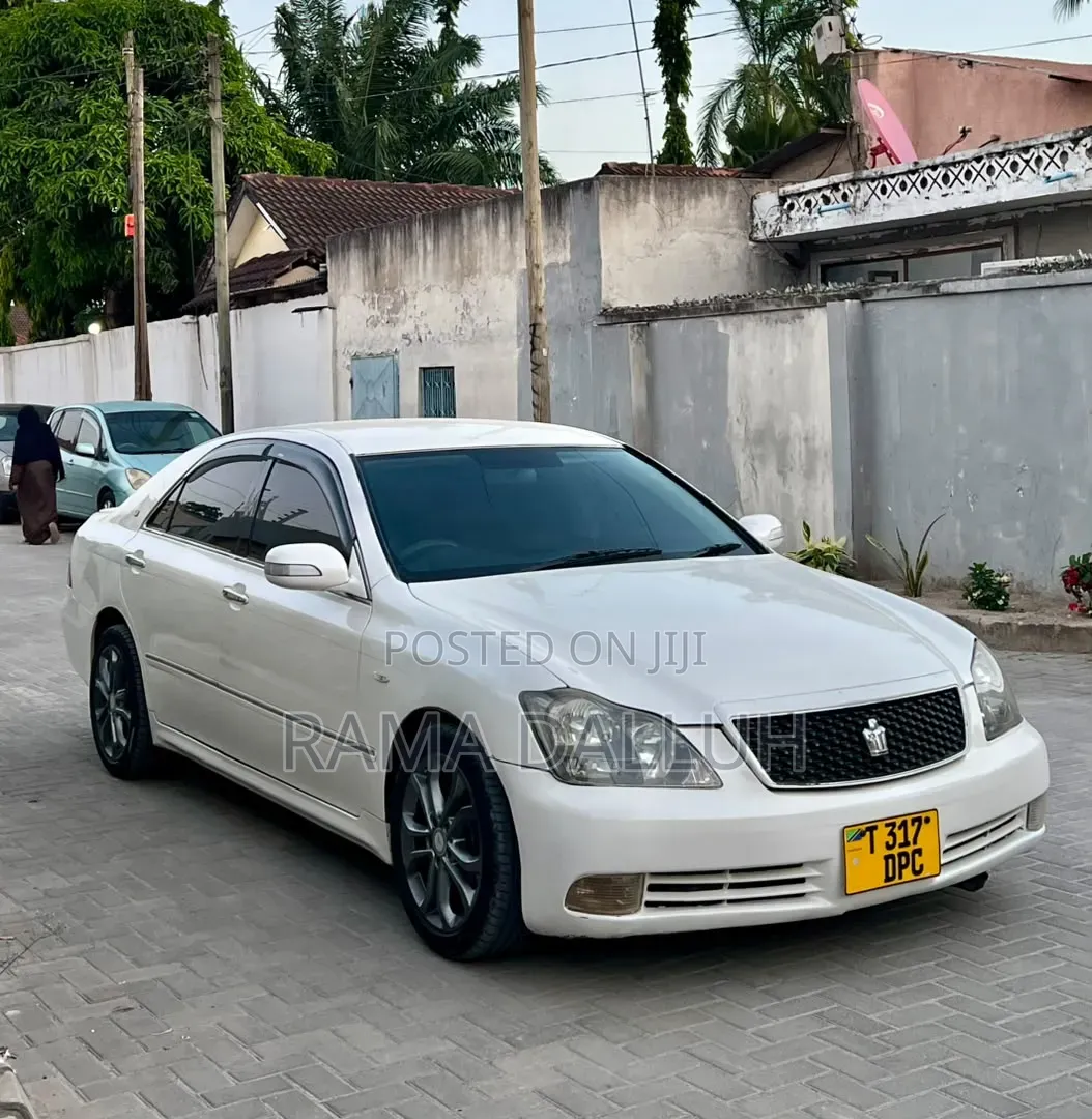 Toyota Crown 2004 Pearl