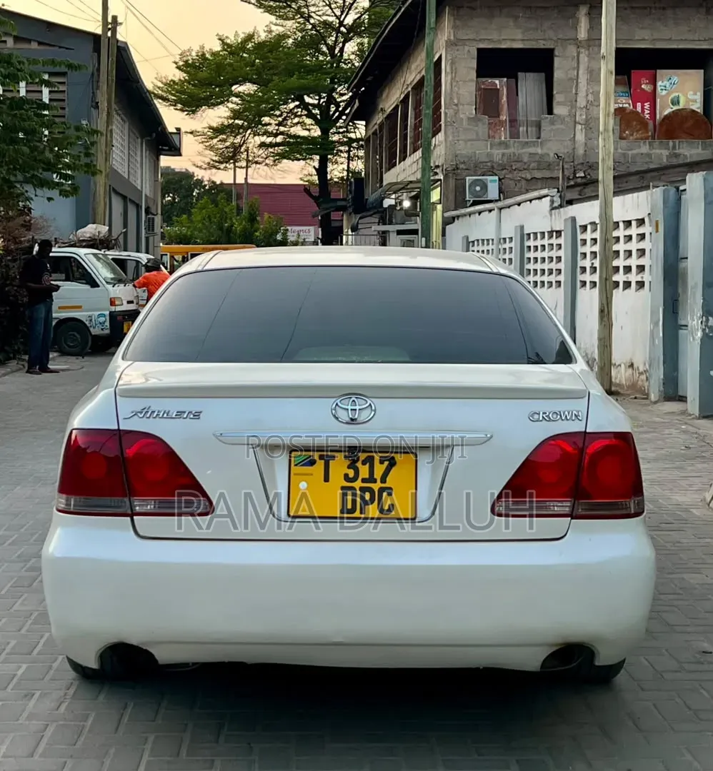 Toyota Crown 2004 Pearl