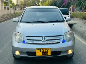Toyota IST 2005 Silver
